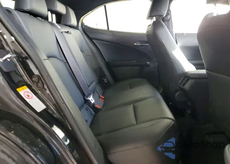 2019 Lexus Ux 200 z USA, uszkodzony, nr VIN JTHY3JBH2K2013387